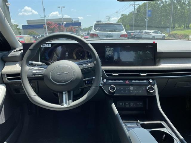 new 2025 Hyundai Sonata Hybrid car, priced at $30,297