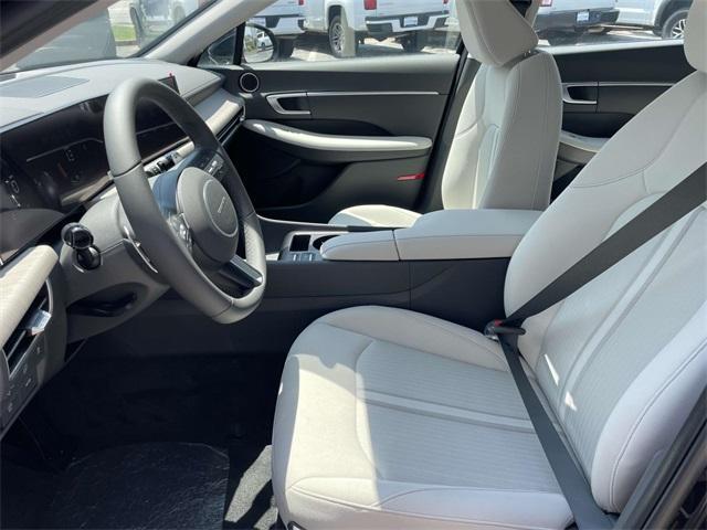 new 2025 Hyundai Sonata Hybrid car, priced at $30,297