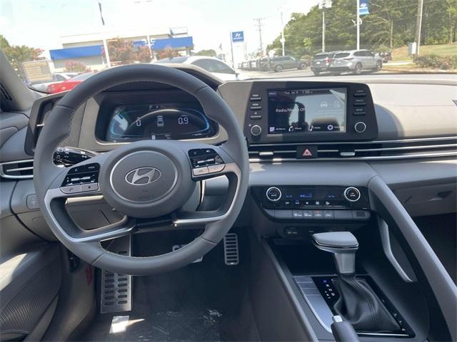 new 2025 Hyundai Elantra car, priced at $23,058