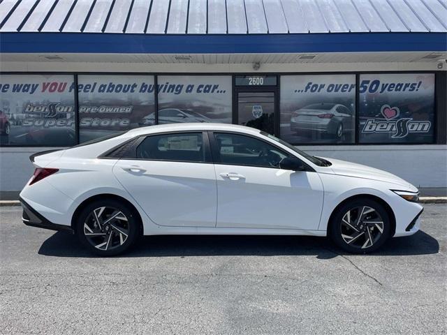 new 2025 Hyundai Elantra car, priced at $23,058