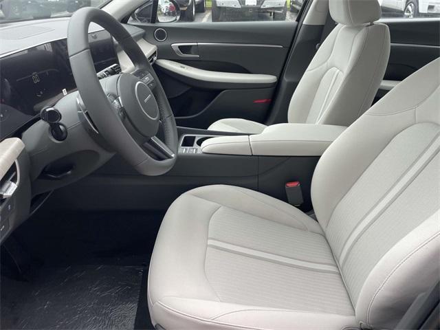 new 2025 Hyundai Sonata Hybrid car, priced at $30,790