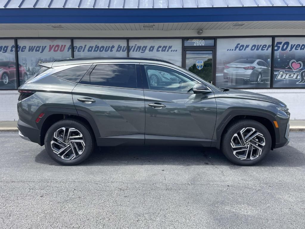 new 2025 Hyundai TUCSON Hybrid car, priced at $41,079