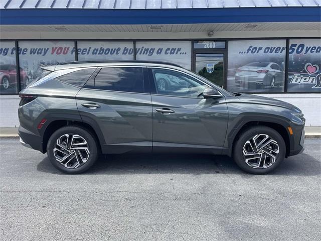new 2025 Hyundai TUCSON Hybrid car, priced at $39,329