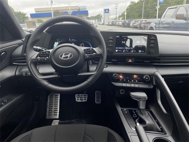 new 2025 Hyundai Elantra car, priced at $23,039