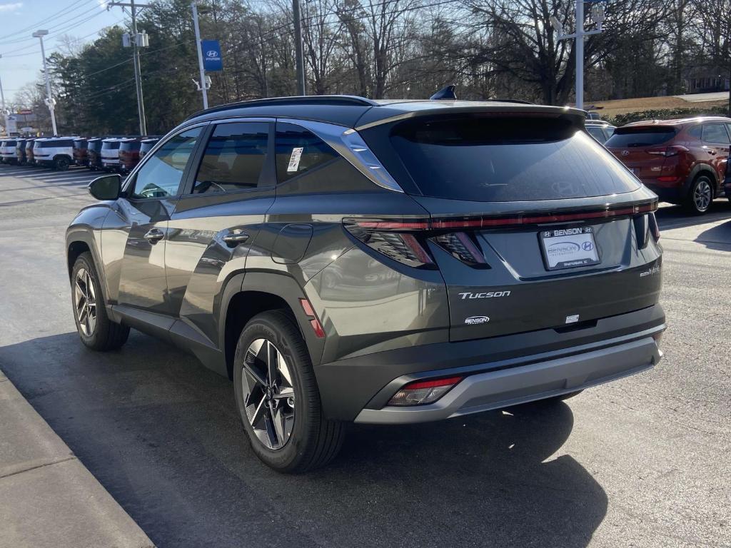 new 2025 Hyundai Tucson Hybrid car