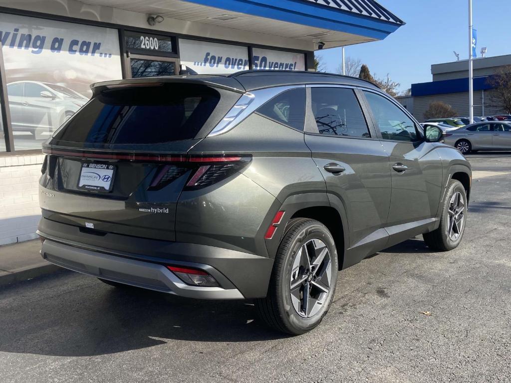 new 2025 Hyundai Tucson Hybrid car