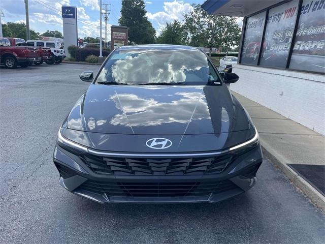 new 2025 Hyundai Elantra car, priced at $23,014