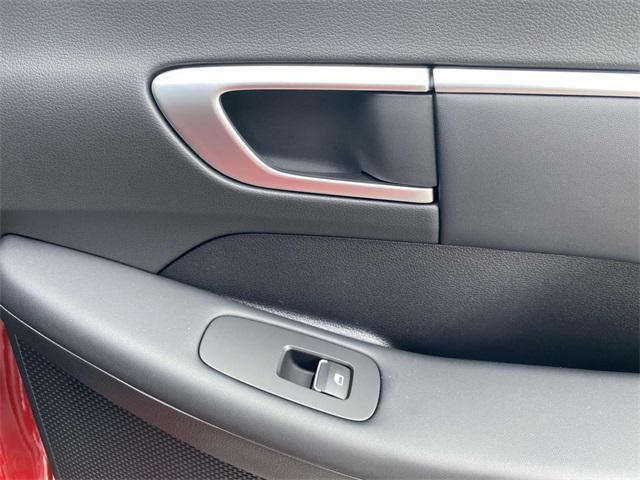 new 2025 Hyundai Sonata Hybrid car, priced at $30,770