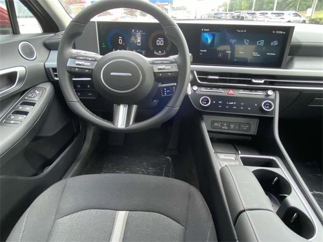 new 2025 Hyundai Sonata Hybrid car, priced at $30,770
