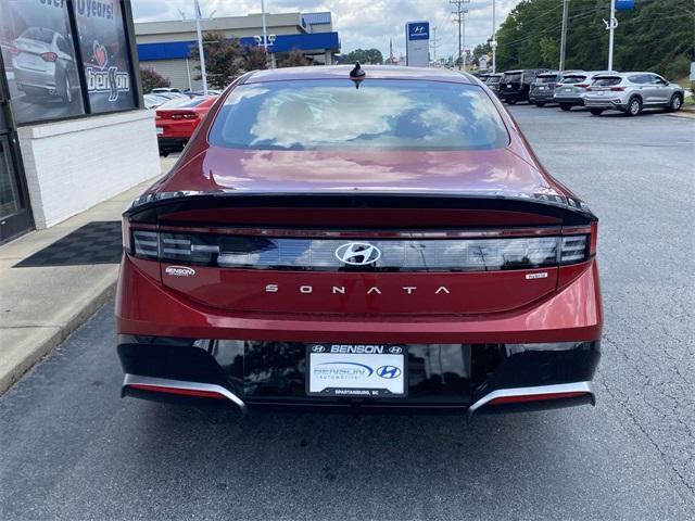 new 2025 Hyundai Sonata Hybrid car, priced at $30,770