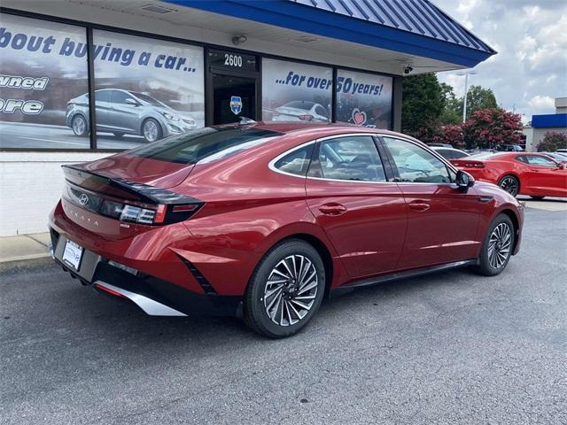 new 2025 Hyundai Sonata Hybrid car, priced at $30,770