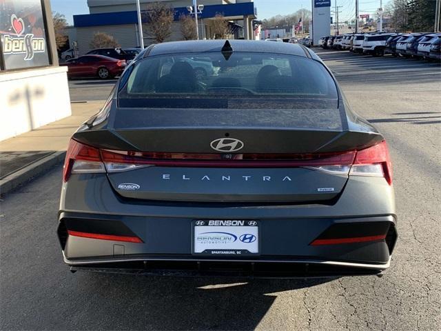 new 2025 Hyundai Elantra HEV car, priced at $30,374