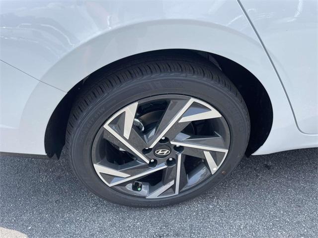 new 2025 Hyundai Elantra car, priced at $23,558