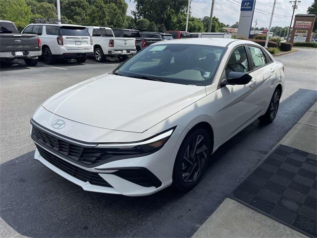 new 2025 Hyundai Elantra car, priced at $23,558