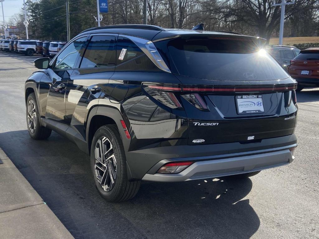 new 2025 Hyundai Tucson Hybrid car