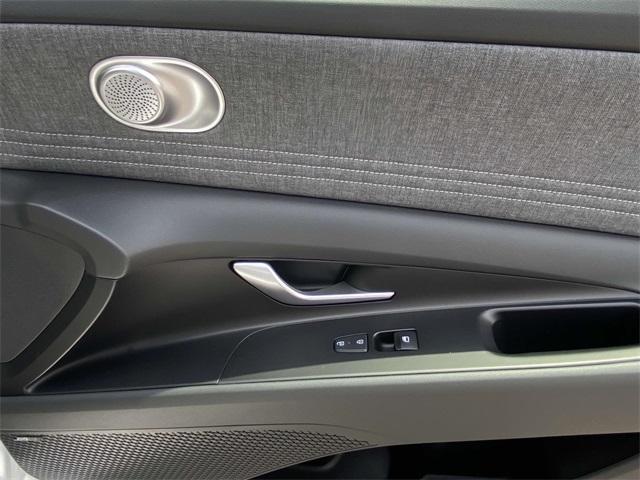new 2025 Hyundai ELANTRA HEV car, priced at $28,706