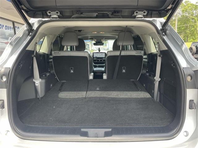 used 2023 Toyota Highlander car, priced at $37,250
