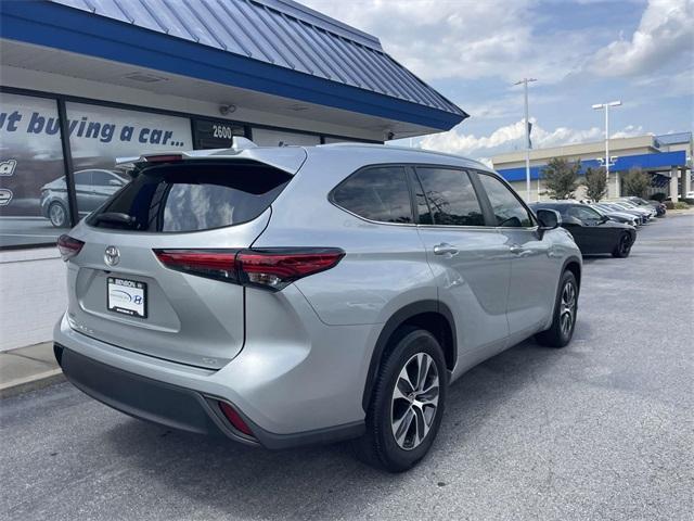 used 2023 Toyota Highlander car, priced at $37,250