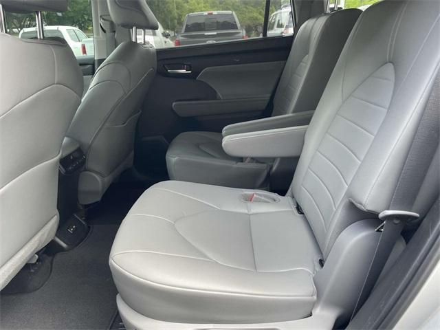 used 2023 Toyota Highlander car, priced at $37,250