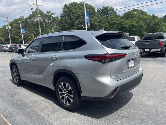 used 2023 Toyota Highlander car, priced at $37,250