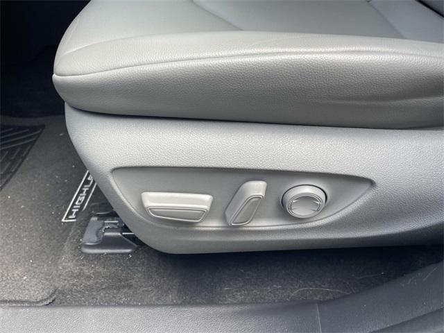 used 2023 Toyota Highlander car, priced at $37,250