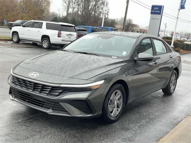 new 2025 Hyundai Elantra car, priced at $22,606