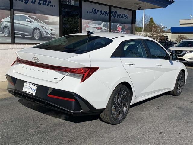 new 2025 Hyundai Elantra HEV car, priced at $30,826