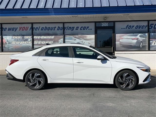 new 2025 Hyundai Elantra HEV car, priced at $30,826