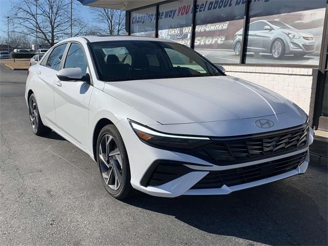 new 2025 Hyundai Elantra HEV car, priced at $30,826