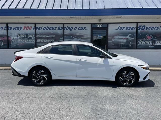 new 2025 Hyundai Elantra car, priced at $23,659