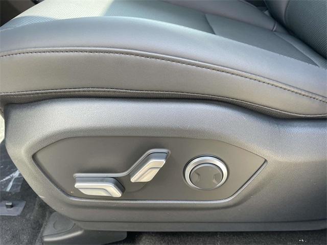 new 2025 Hyundai Santa Fe car, priced at $40,017
