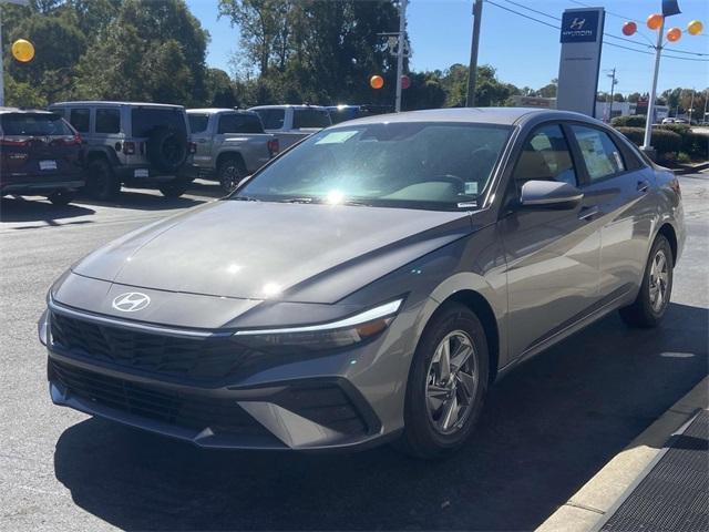 new 2025 Hyundai Elantra car, priced at $21,607