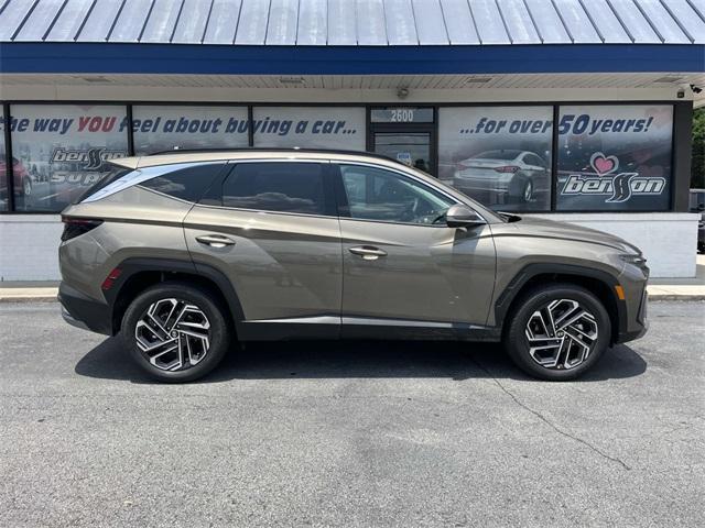 new 2025 Hyundai TUCSON Hybrid car, priced at $40,760