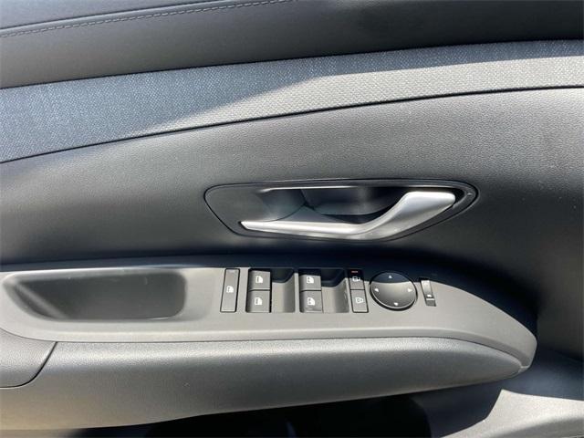 new 2025 Hyundai TUCSON Hybrid car, priced at $36,363