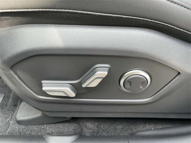 new 2025 Hyundai Santa Fe car, priced at $35,978