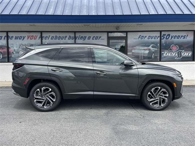 new 2025 Hyundai TUCSON Hybrid car, priced at $40,760