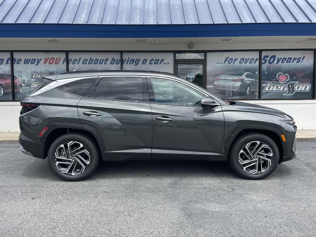 new 2025 Hyundai TUCSON Hybrid car, priced at $40,760