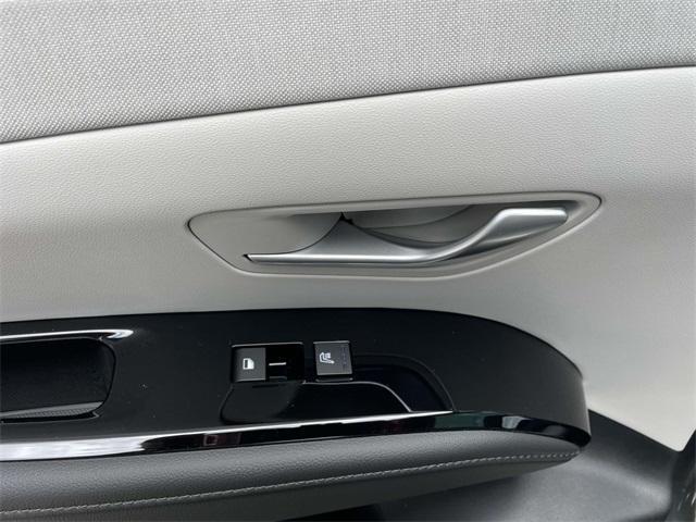 new 2025 Hyundai TUCSON Hybrid car, priced at $40,260