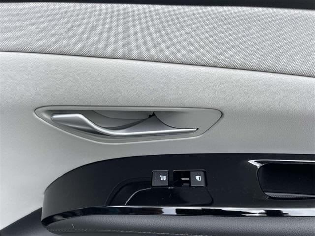new 2025 Hyundai TUCSON Hybrid car, priced at $40,260