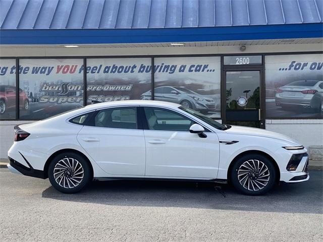 new 2024 Hyundai Sonata Hybrid car, priced at $29,614