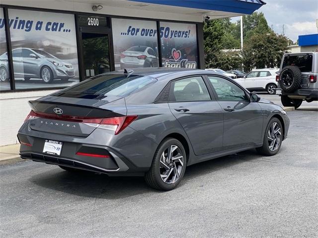 new 2025 Hyundai Elantra car, priced at $21,943