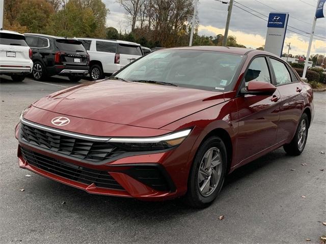 new 2025 Hyundai Elantra car, priced at $23,062