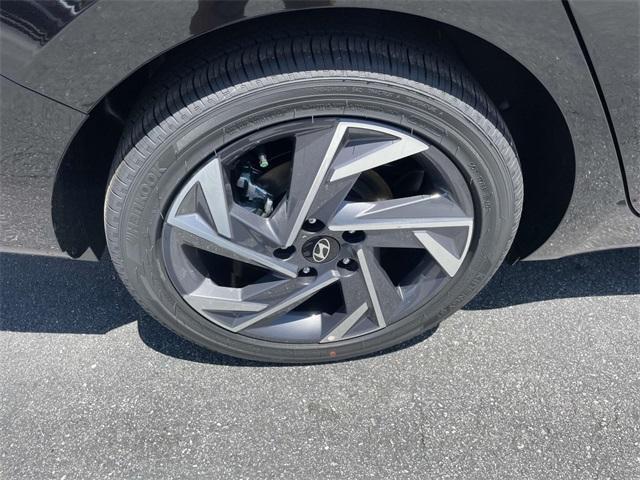 new 2025 Hyundai ELANTRA HEV car, priced at $28,220