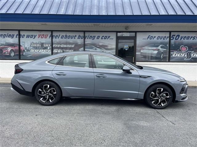 new 2025 Hyundai Sonata car, priced at $26,439