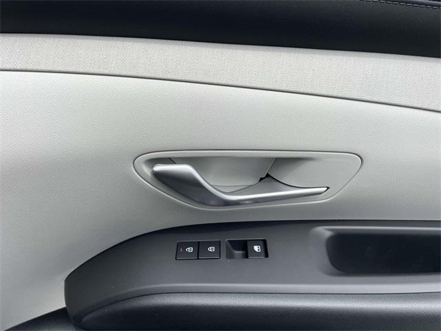 new 2025 Hyundai TUCSON Hybrid car, priced at $36,360