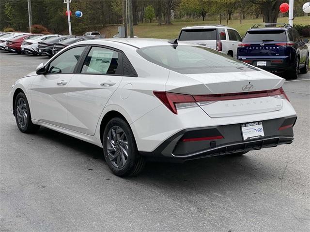 new 2024 Hyundai Elantra HEV car, priced at $26,256