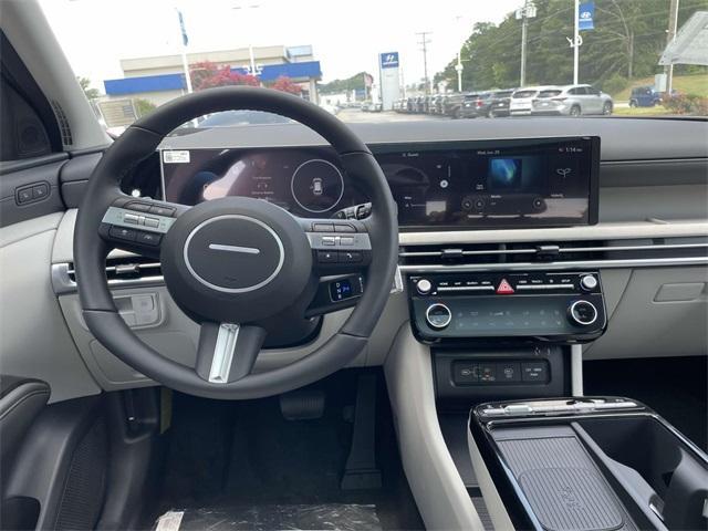 new 2025 Hyundai TUCSON Hybrid car, priced at $40,760