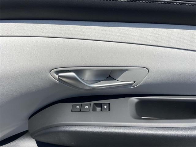 new 2025 Hyundai TUCSON Hybrid car, priced at $36,371