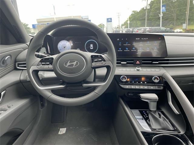 new 2025 Hyundai Elantra car