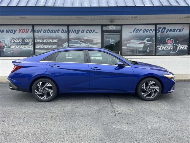 new 2025 Hyundai Elantra car